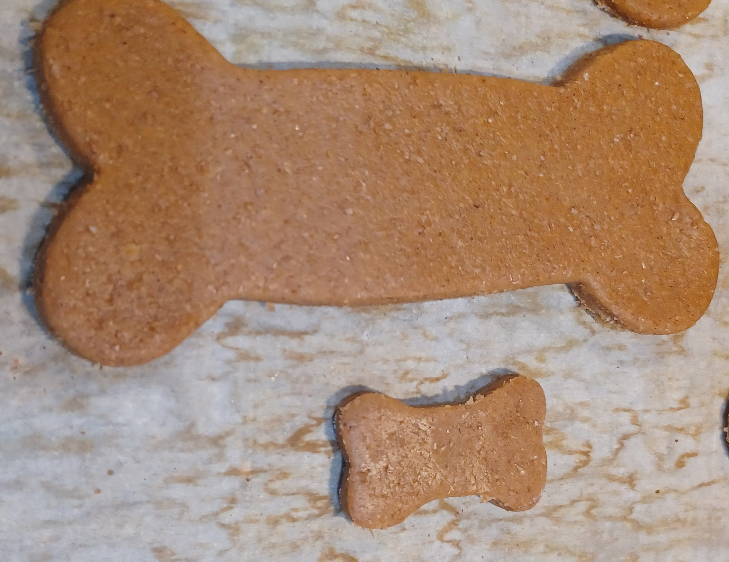 The MONSTER Peanu Butter Bone Organic Dog Treats - Comparison