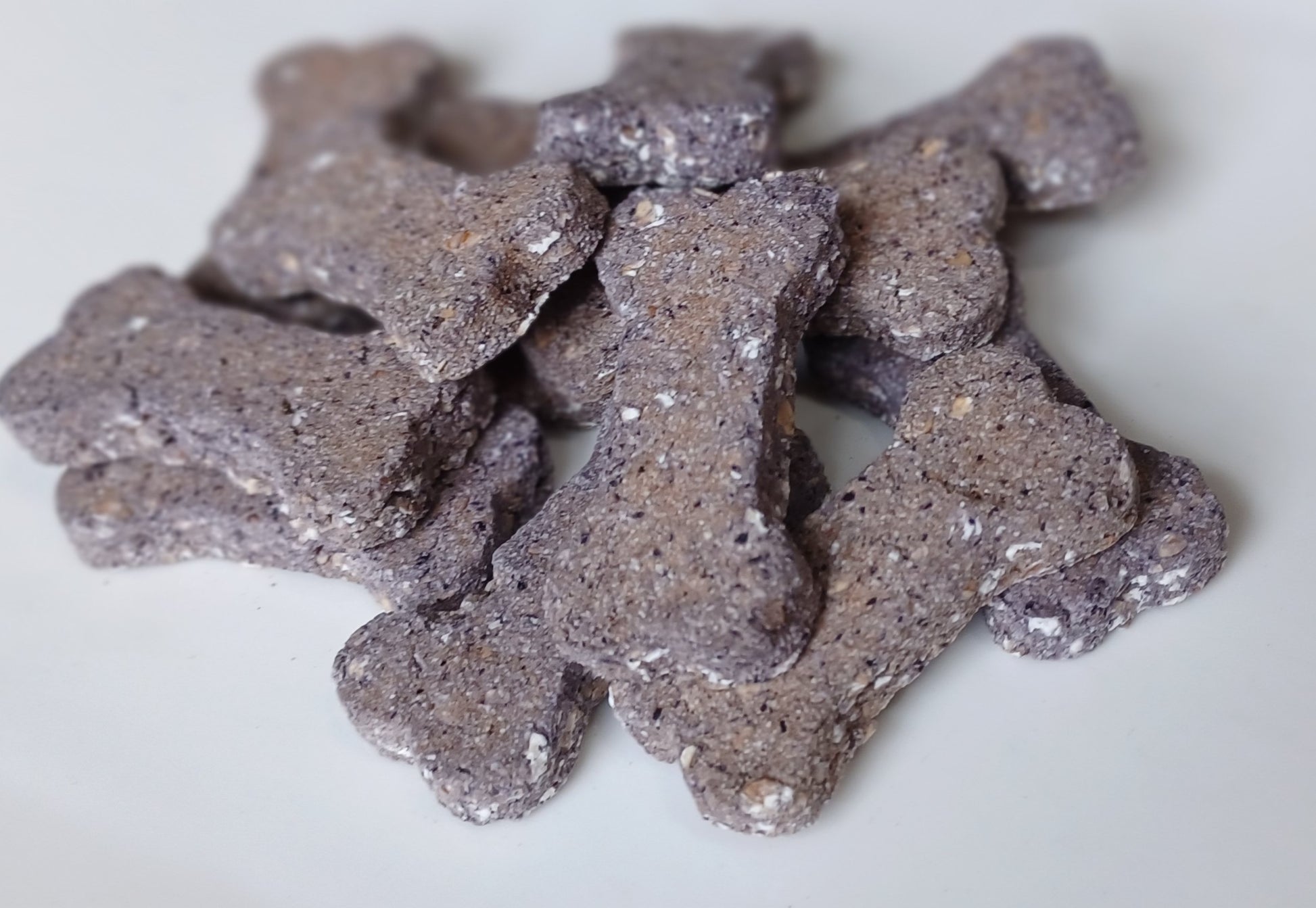 Blueberry Oat Bones Organic Dog Treats 8