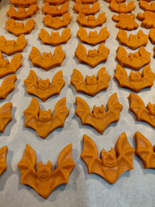 🦇 Halloween Bat Bites – Organic Maple Dog Treats
