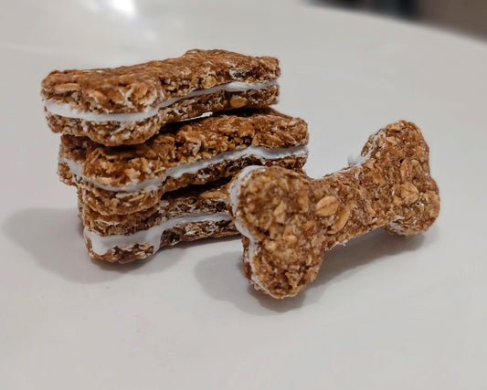 Oatmeal Cream Pie Sandwich Organic Dog Treats - Close Up