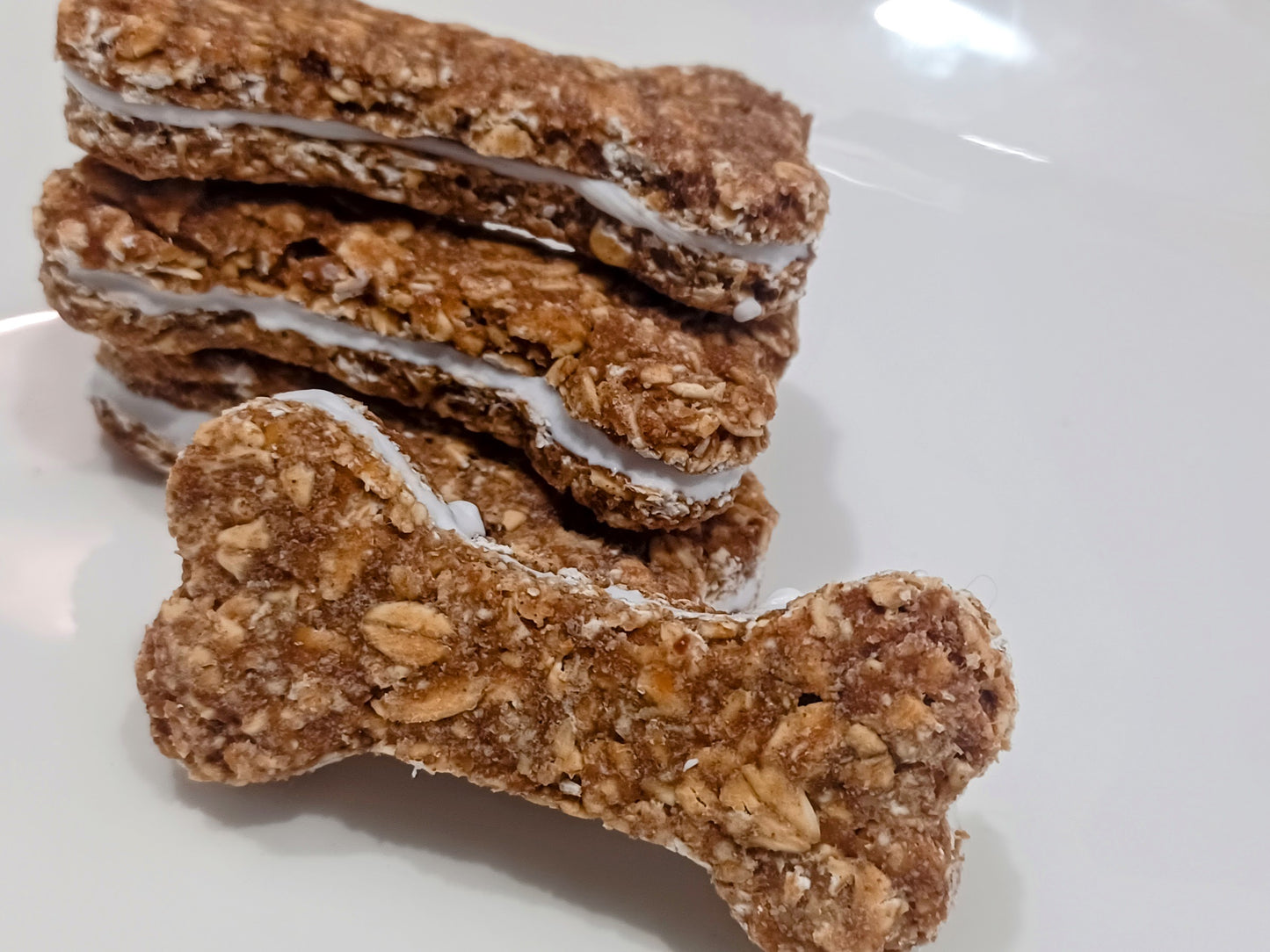 Oatmeal Cream Pie Sandwich Organic Dog Treats - Close Up
