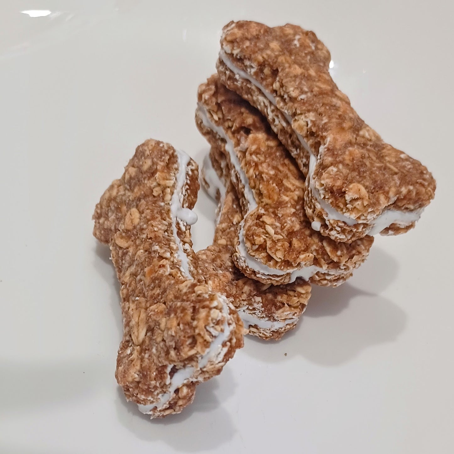 Oatmeal Cream Pie Sandwich Organic Dog Treats - Close Up
