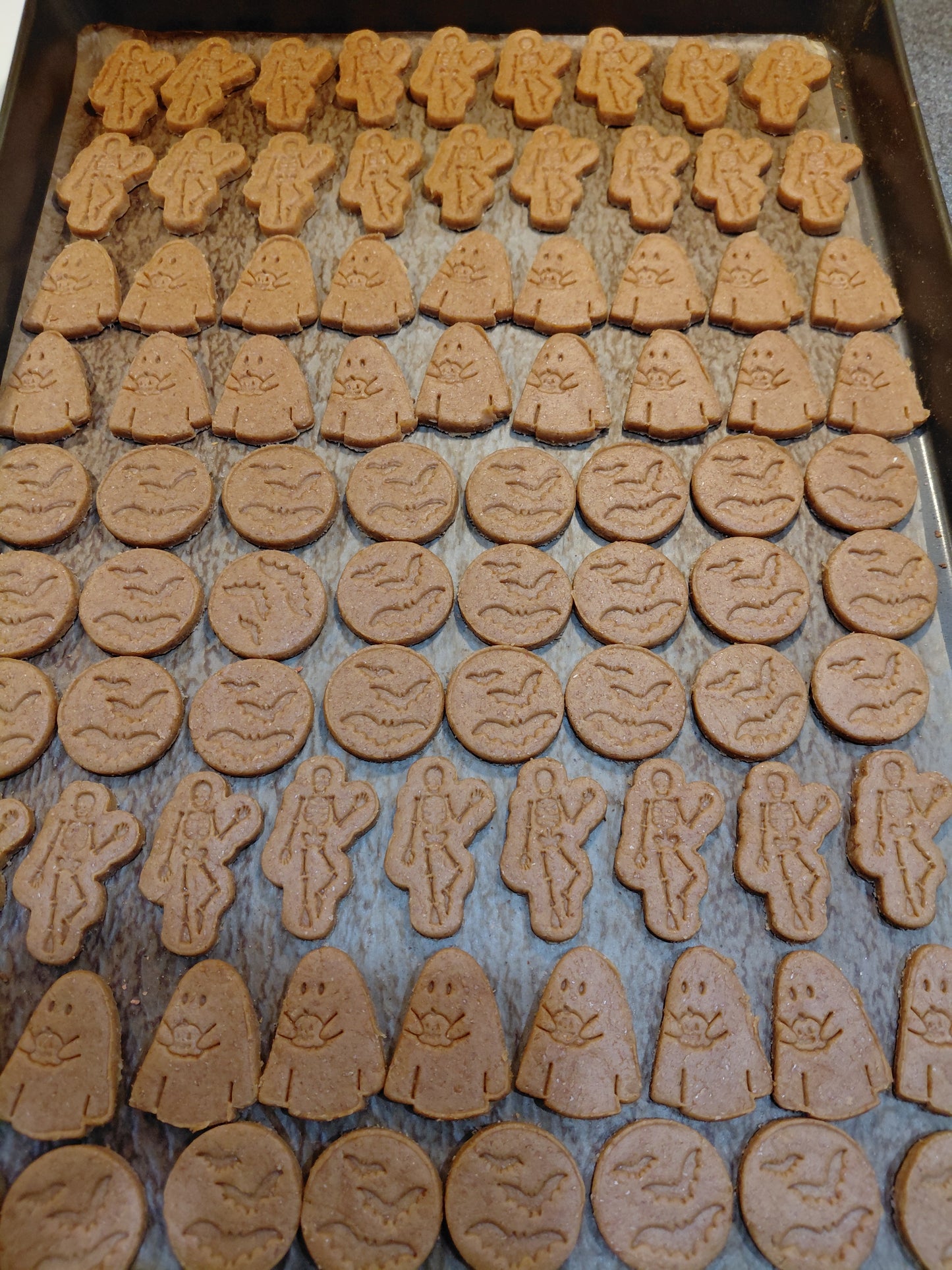 👻Spooky Peanut Butter Bone Organic Dog Treats🦇