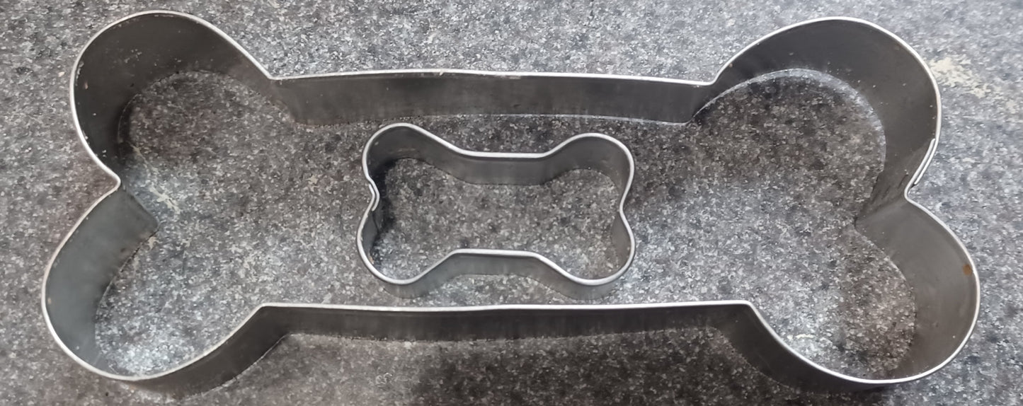 The MONSTER Peanu Butter Bone Organic Dog Treats - Cookie Cutter Comparison